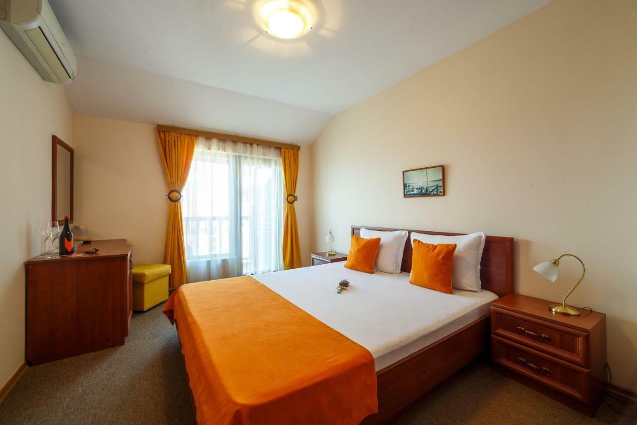 Hotel Albatros Old Town Sozopol Exterior photo